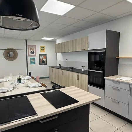Maison Moderne 10 Personnes Climatisé Сasa de vacaciones Airvault